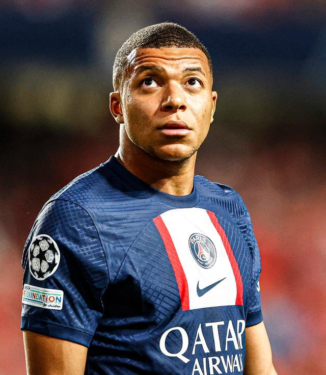 巴黎圣日耳曼势不可挡,法甲领头羊的简单介绍 巴黎圣日耳曼势不可挡,法甲领头羊的简单介绍