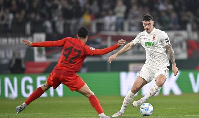 奥格斯堡队在比赛中实现逆转