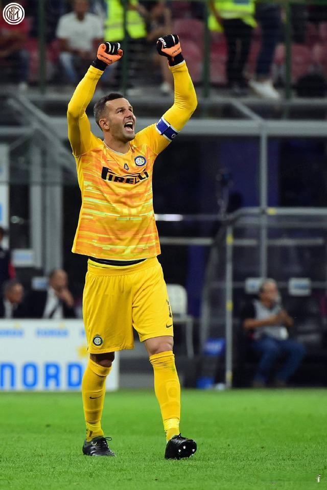 巴西队面临挑战，缺乏二号门将